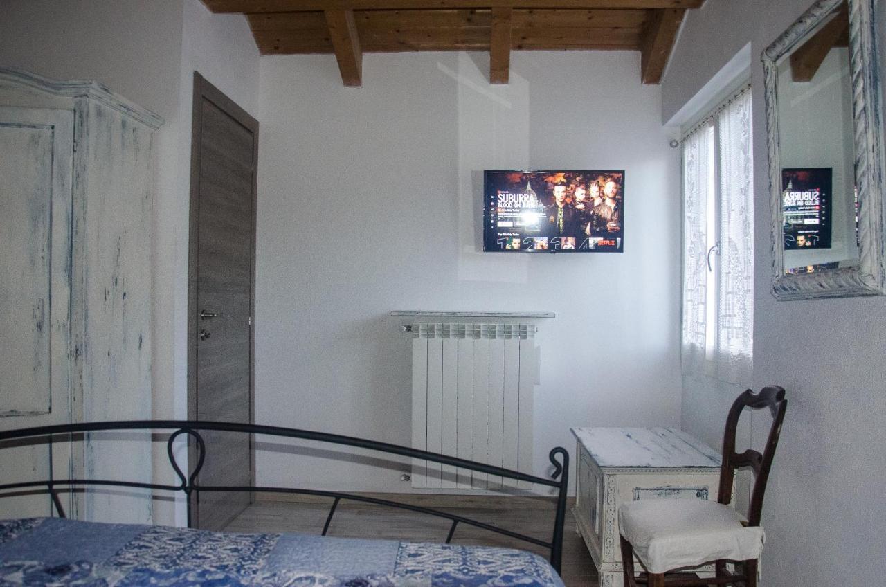 Anma Cottages The Secret Garden Pianello Del Lario Buitenkant foto