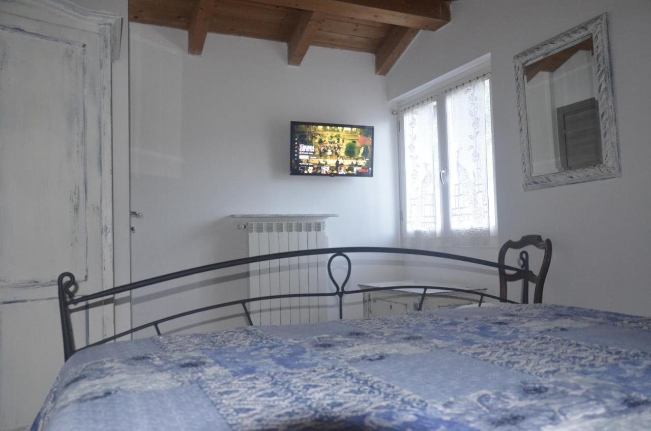 Anma Cottages The Secret Garden Pianello Del Lario Buitenkant foto